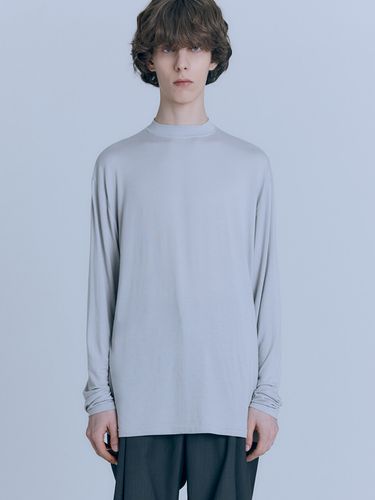 Layered Long Sleeve T-Shirt (Grey) - AREUBAN - Modalova