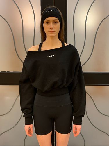 Beauty Shoulder Sweatshirt _ Black - INJIACTIVE - Modalova