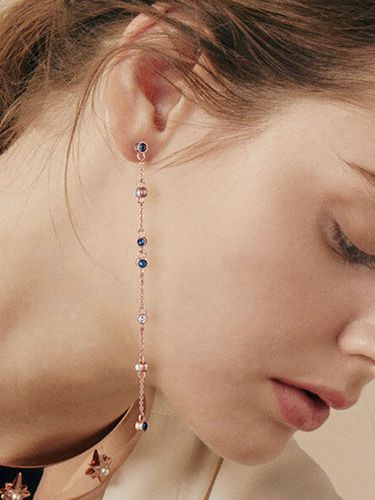 Timeless Bubble Chain Earring - TANI by MINETANI - Modalova