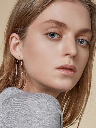 Timeless Bubble Earring - TANI by MINETANI - Modalova