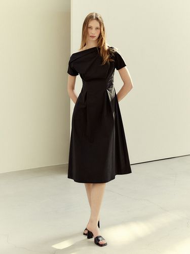 One Shoulder Draped Dress_Black - LETQSTUDIO - Modalova