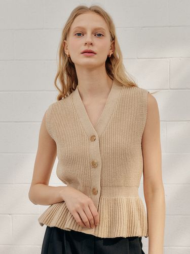 Flare Knit Vest _Beige - YUPPE - Modalova