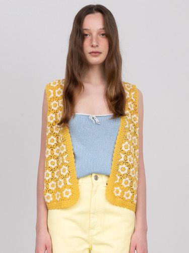 Via Floral Handmade Knit Vest_Yellow - VIA PLAIN - Modalova