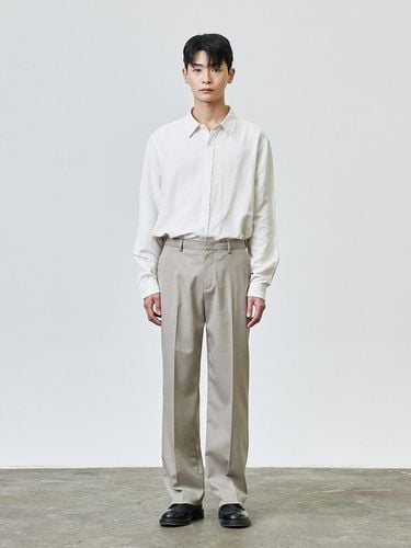 Modernize Semi Wide Fit Slacks_Sand Beige - THE KNIT COMPANY - Modalova