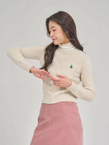 Slim Fit Cable Knit Sweater _ Cream - CLEVER FIELD - Modalova