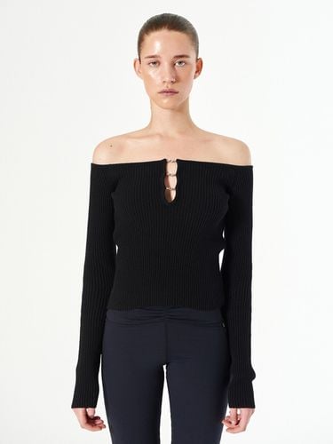 Metal Ring Off Shoulder Sweater_Black - DIAGONAL - Modalova