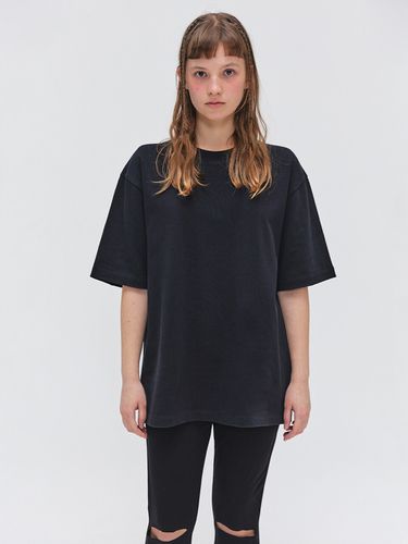 Oversized Half Sleeve T-Shirt_Black - EZIO - Modalova