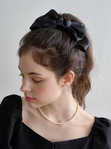 Saint Ribbon Hair Pin - Jean Paul Clarisse - Modalova