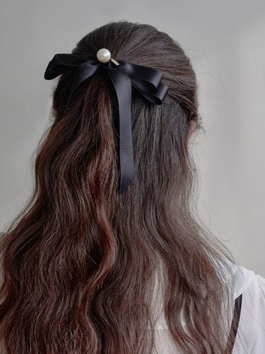 Pearl Bow Tail Hair Pin - Jean Paul Clarisse - Modalova