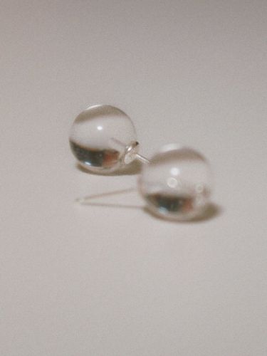 Quartz Crystal Ball Earrings - partez - Modalova