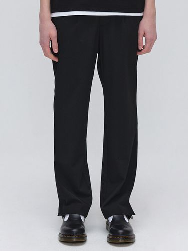 One Tuck Semi Wide Slit Pants _ - EZIO - Modalova