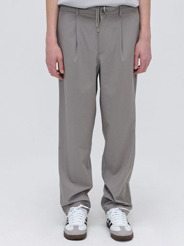 One Tuck Semi Wide Banding Pants _ - EZIO - Modalova