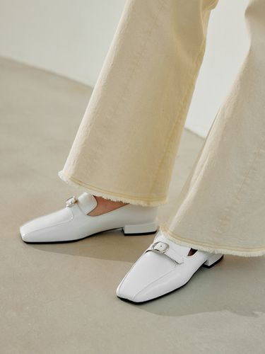 Center Buckle Loafer_3 Colors - Byeuuns - Modalova