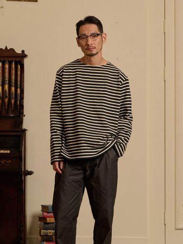 Striped Boat Neck Line Long Sleeve Tee () - TLEYOUNG - Modalova