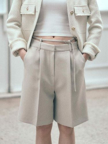 Belted Bermuda Pants - LOEUVRE - Modalova