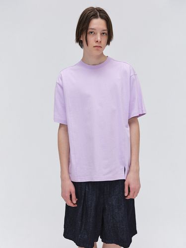 Asymmetric Cut Out T-Shirt (Violet) - EZIO - Modalova