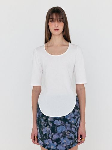 WOUO Open-Back T-shirt_White - EENK - Modalova