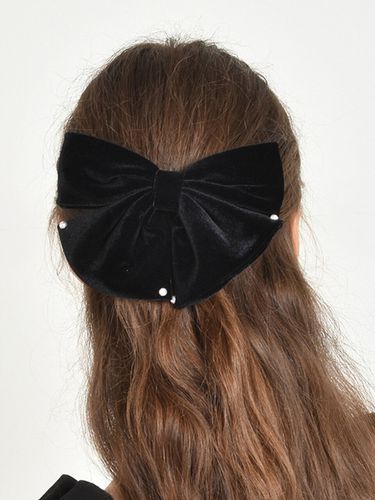 Velvet Pearl Tail Ribbon Pin - HAS - Modalova