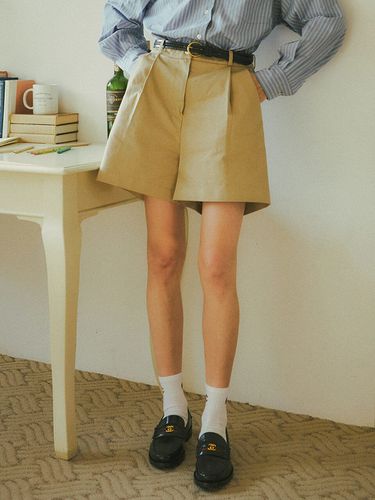 One Tuck Chino Shorts_Beige - vanone atelier - Modalova