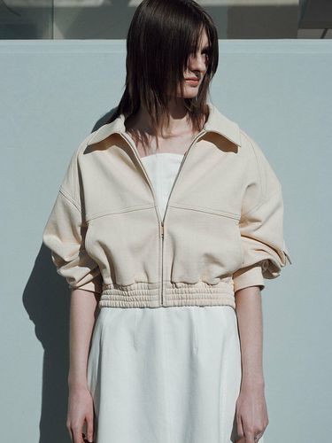 Crop Blouson_Light Beige - JOY GRYSON - Modalova