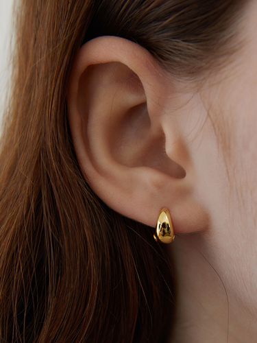 Minimal Toy Hoop Earring - TATIANA - Modalova