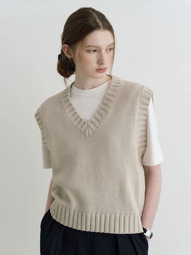 Lego V-neck Knit Vest _ Beige - ADAUL - Modalova