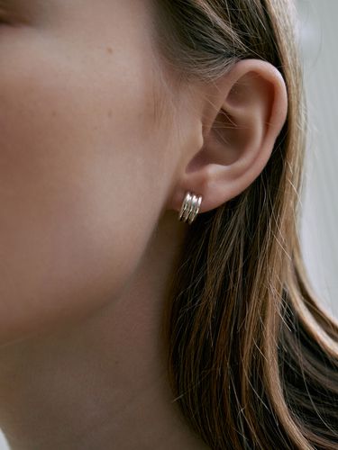 Ribbed Hoop Earrings II - ma.mo - Modalova