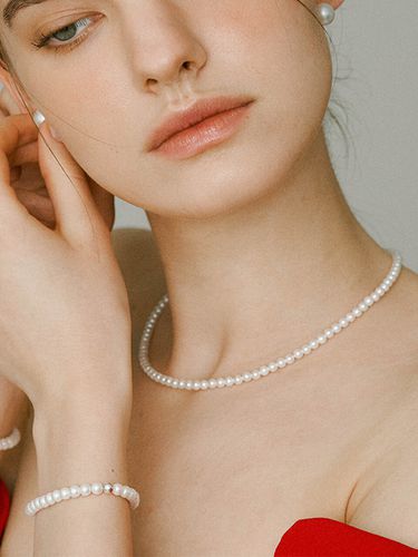 Basic Pearl Necklace (4mm,6mm) - THE PART OF - Modalova