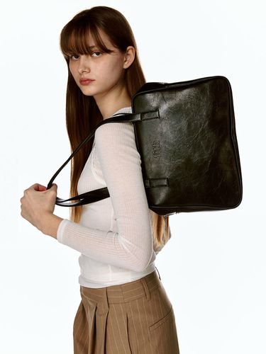 Trapezoid Middle Shoulder Bag _Black (Crack) - FILLINTHEBLANK - Modalova