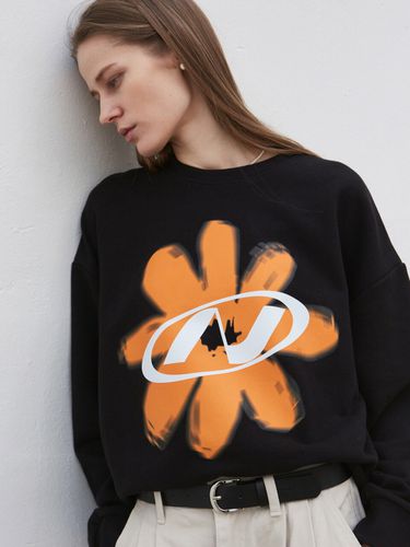 Neon Flower Sweatshirt_Orange - NICK&NICOLE - Modalova