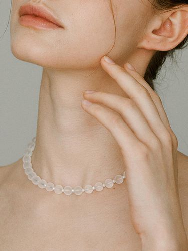 Pearl White Quartz Necklace - THE PART OF - Modalova