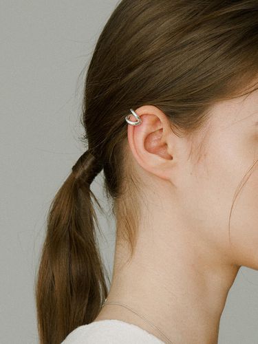 Two Line Ear Cuff _ 2 Colors - THE PART OF - Modalova