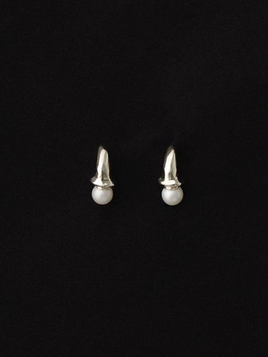 Pearl Bud Earring - BRILLPIECE - Modalova