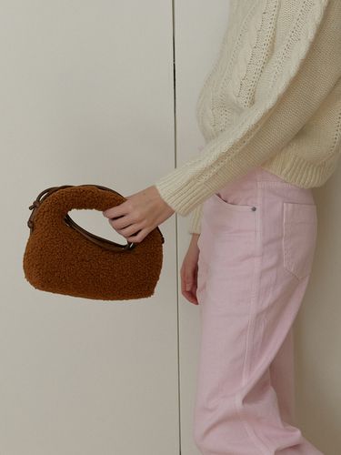 Bagel Bag (Shearling)_3 Colors - DeMAKER - Modalova