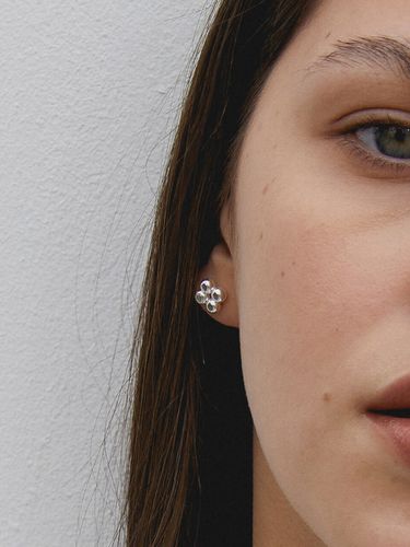 Push Ball Earring - MIDNIGHT MOMENT - Modalova