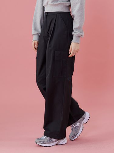 Over-Wide Fit Cargo Slacks Pants_Black - KOLEAT - Modalova