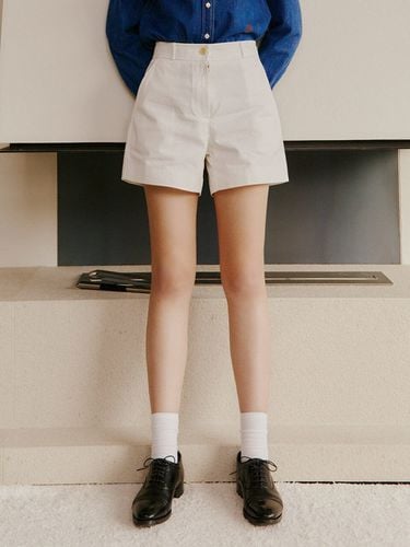 Chino Short Pants _ White - Siyazu - Modalova