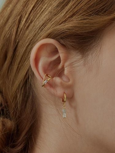 Cross Line Cubic Point Earcuff ( 14K Gold Plated) - Shertz - Modalova