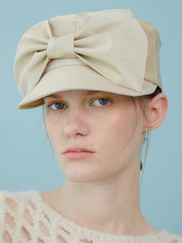 Ribbon Bellboy Cap_Beige - AWESOME NEEDS - Modalova