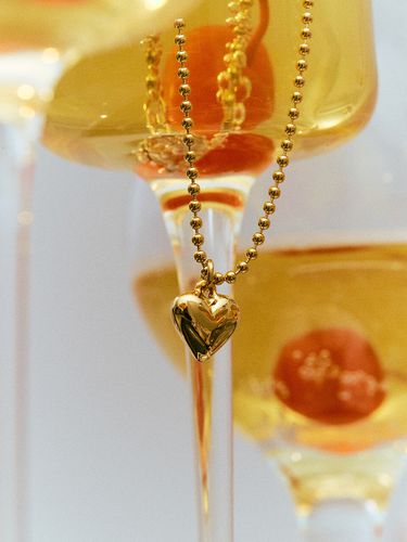 Petit Heart Ball Chain Necklace - VINTAGE HOLLYWOOD - Modalova