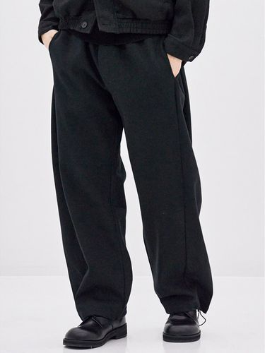 Side Tuck Wide Sweatpants_Black - BASEMOMENT - Modalova