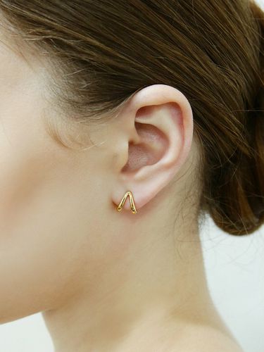 Double Line Triangular Earrings ( 24K ) - Shertz - Modalova