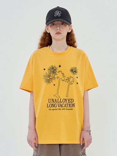 Vacation T-shirt [Yellow] - UNALLOYED - Modalova