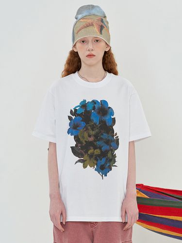 Bouquet T-shirt [White] - UNALLOYED - Modalova