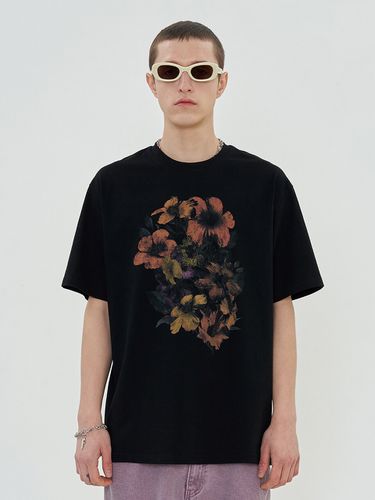 Bouquet T-shirt [Black] - UNALLOYED - Modalova