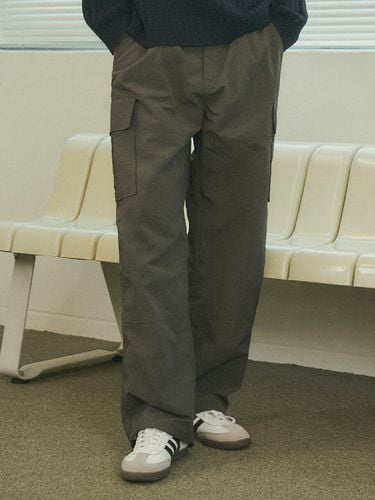 P10005 Utility Wide Cargo Pants _Charcoal - HALBKREIS LAYOUT - Modalova