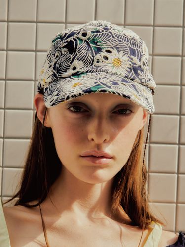 Floral Applique Camp Cap - poesiedame - Modalova