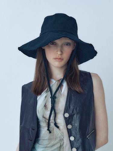 Linen Wide Bucket Hat_ Black - poesiedame - Modalova