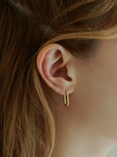 Oval Cubic One Touch Earring (14k) - Shertz - Modalova