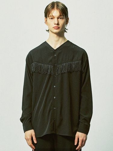 Western Fringe Shirt (Black) - S SY - Modalova